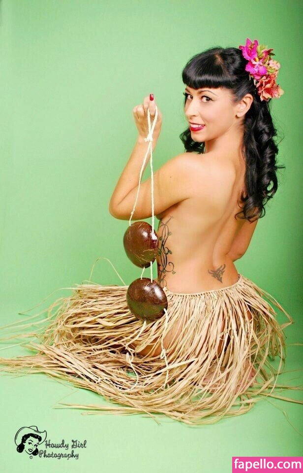 Scarlette Saintclair-3