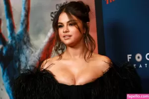 selena-gomez thumbnail #2230273