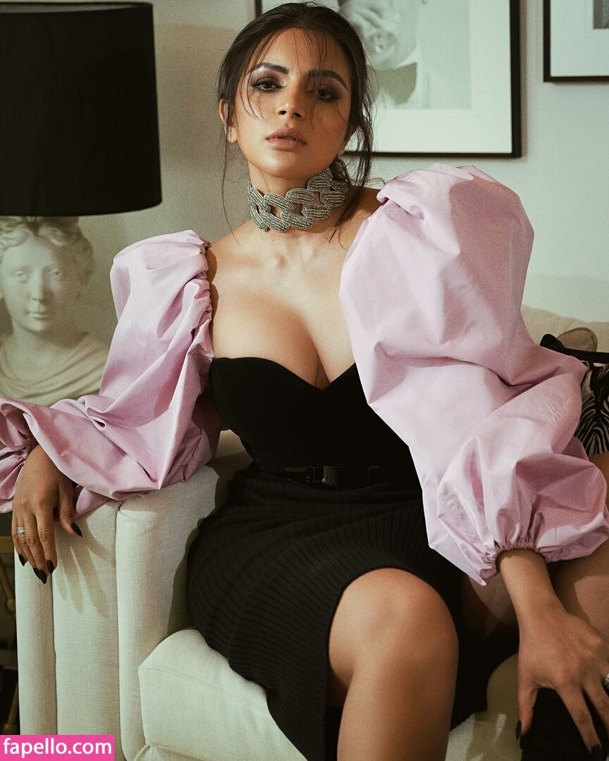 Shama Sikander-1