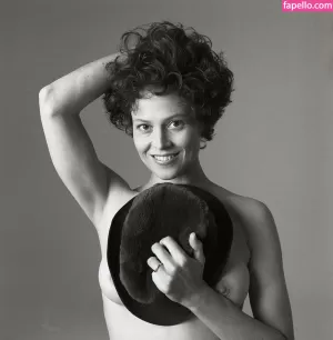 sigourney-weaver thumbnail #2245592