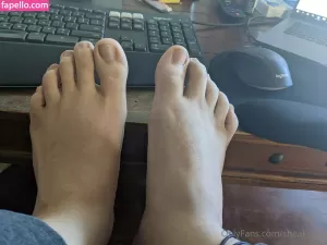 sneaks182 thumbnail #3690357