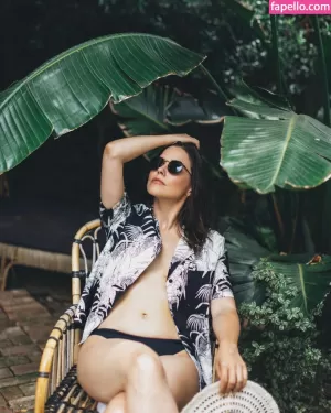 sophia-bush thumbnail #1455615
