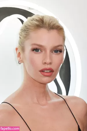 stella-maxwell thumbnail #2269431