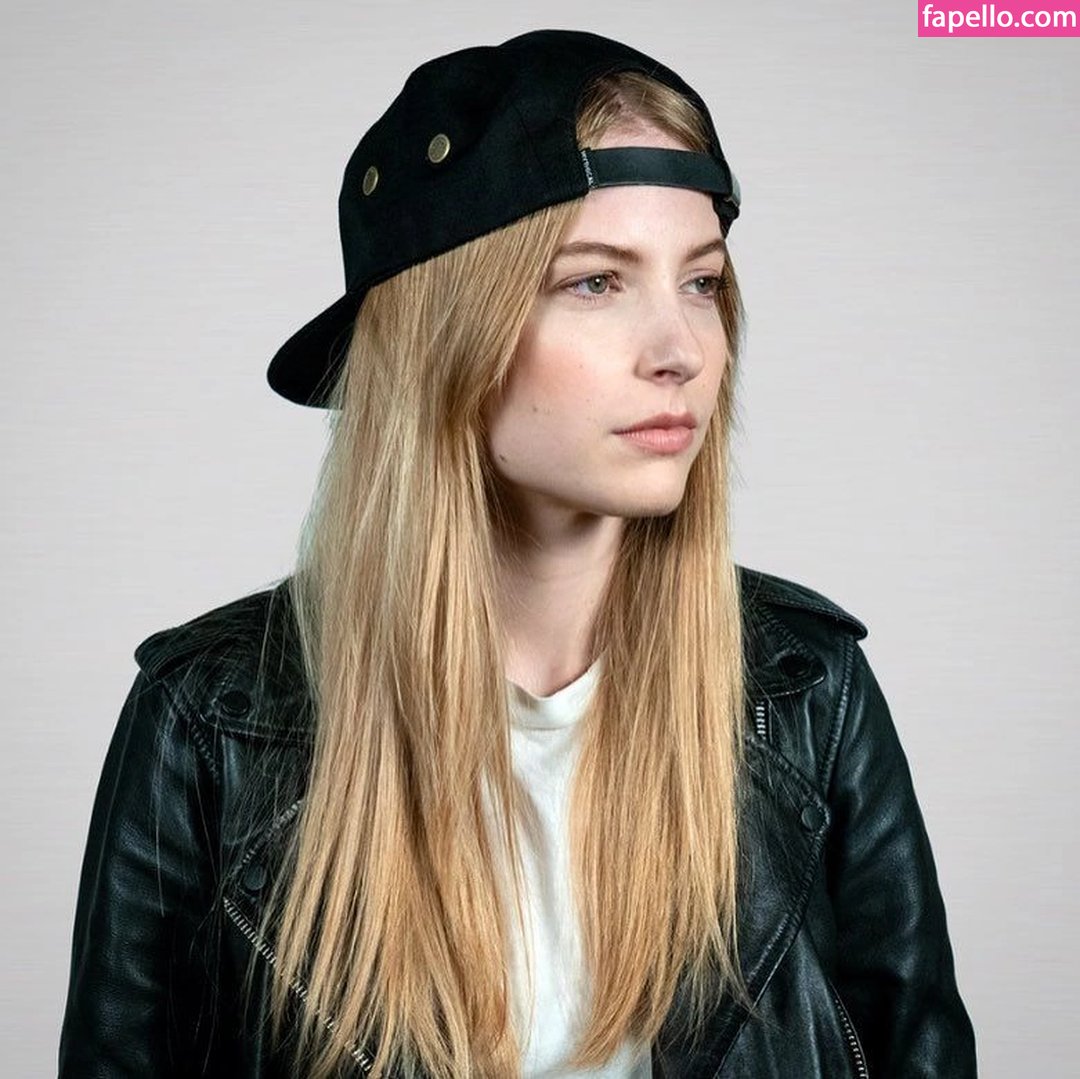Stevie Wynne Levine-3