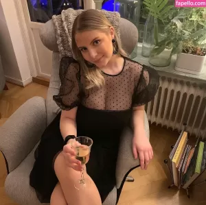 stina thumbnail #3672227