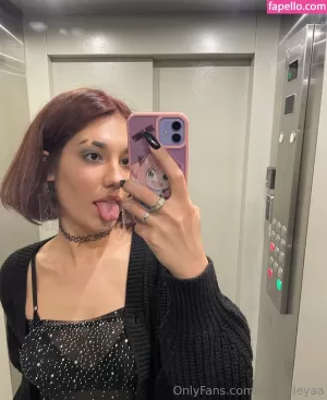 sweetleyaa thumbnail #6094743
