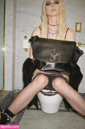 taylor-momsen thumbnail #68700