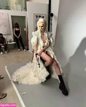 taylor-momsen thumbnail #68694