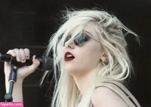 taylor-momsen thumbnail #68691