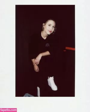 taylor-tomlinson thumbnail #3077039
