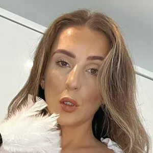 tia-love thumbnail #3676138
