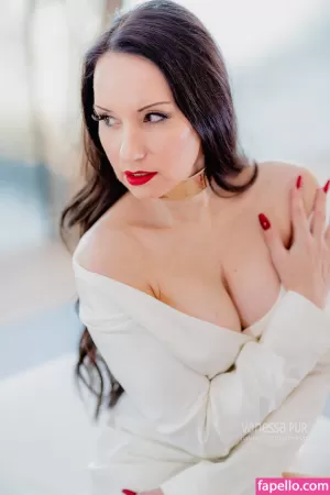 vanessa-pur thumbnail #363314