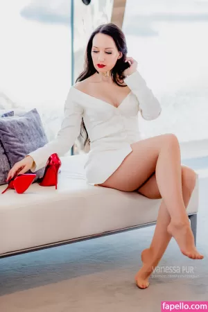 vanessa-pur thumbnail #363308