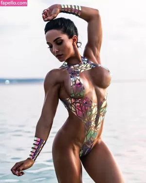 vanessa-serros thumbnail #1027237