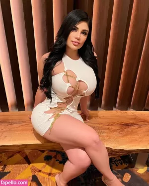 vianey-frias thumbnail #2335393