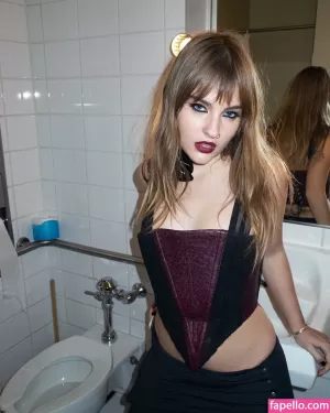 victoria-de-angelis thumbnail #240324