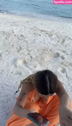 viih-tube thumbnail #270239