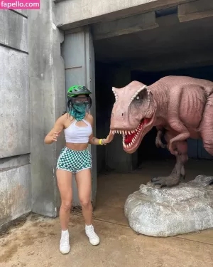 vivacious-honey thumbnail #1254267