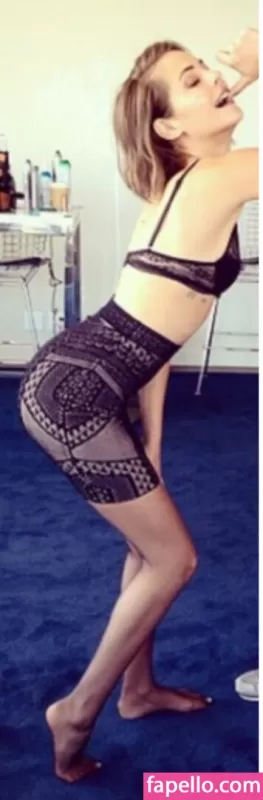 willa-holland thumbnail #568948