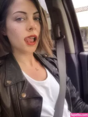 willa-holland thumbnail #568945
