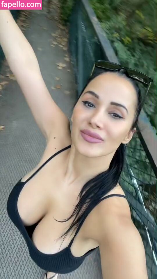 Xristina Orfanidou-3