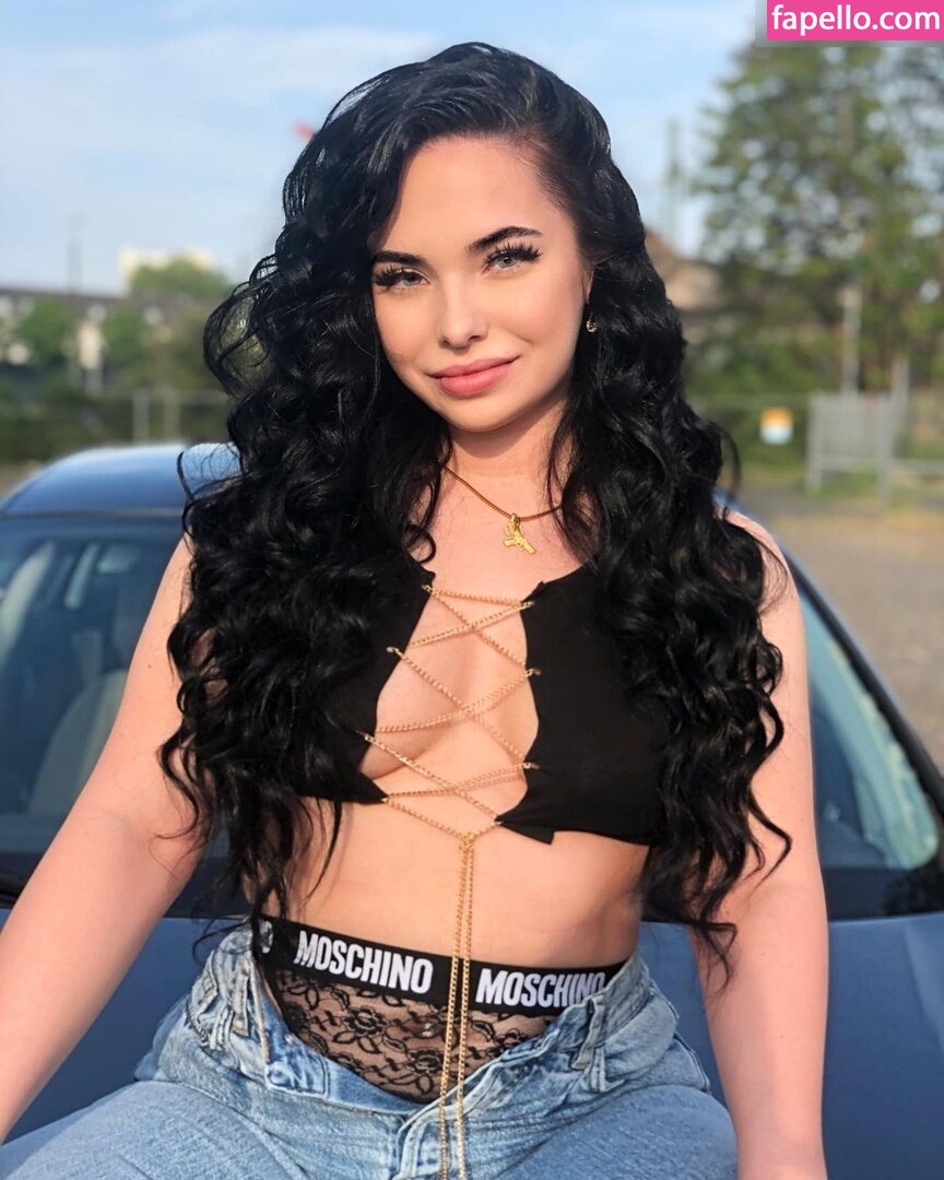 Yeezluise-2