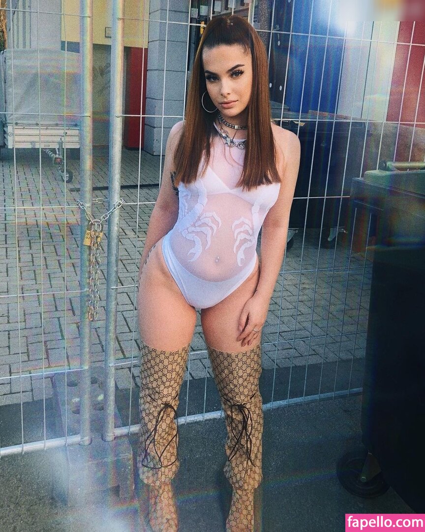 Yeezluise-1