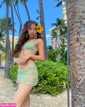 zoe-colletti thumbnail #655107
