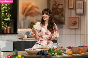 zooey-deschanel thumbnail #420792
